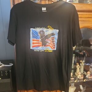 ✨5/$8✨ Black Graphic T-Shirt with Patriotic Design B2